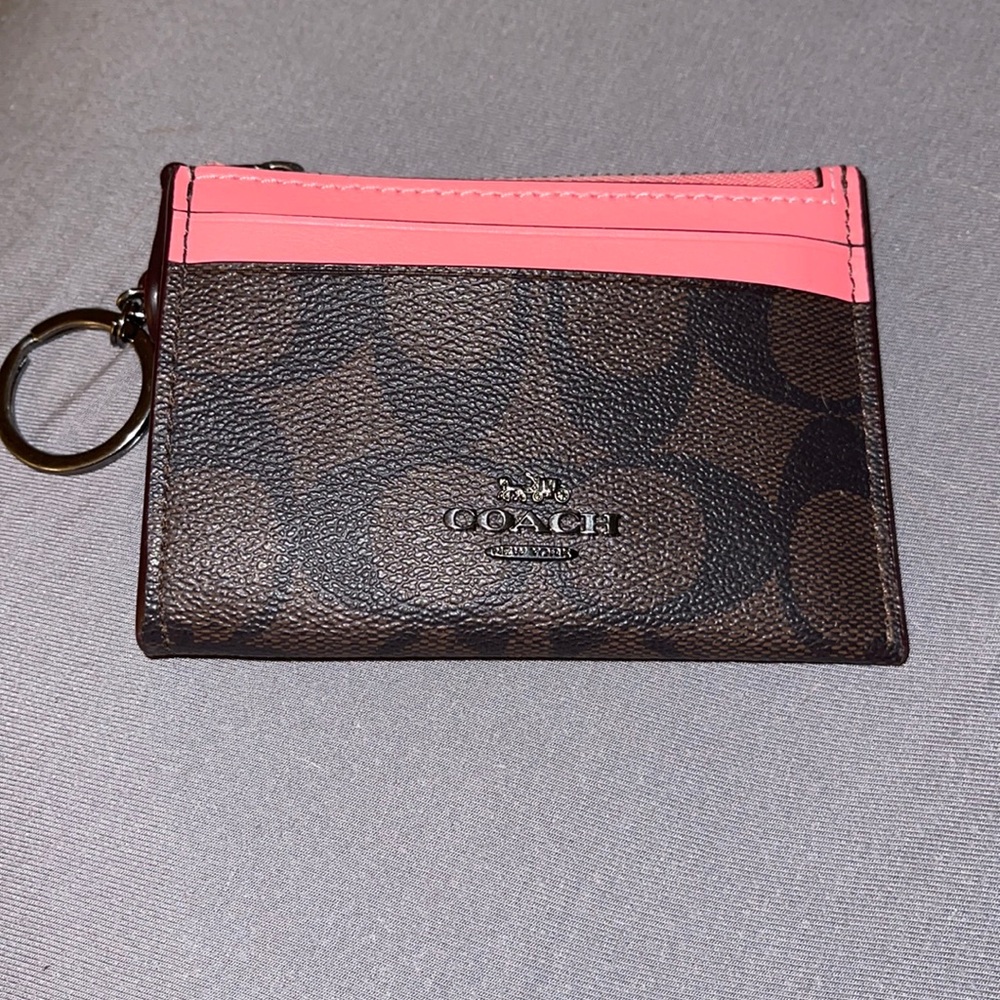 Coach keypouch in great condition